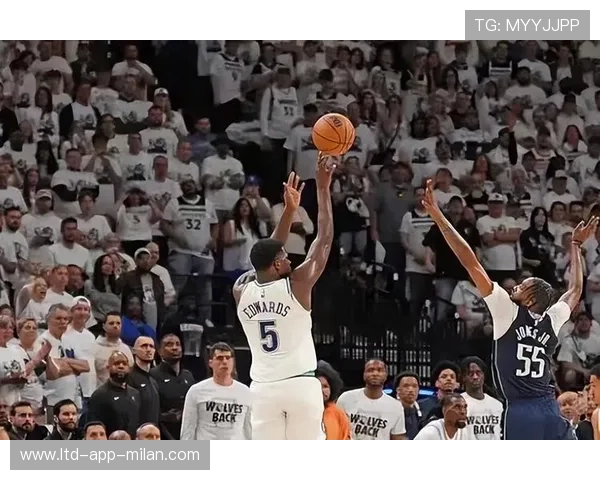 NBA后场长传跨场助攻，精准度吓坏球迷